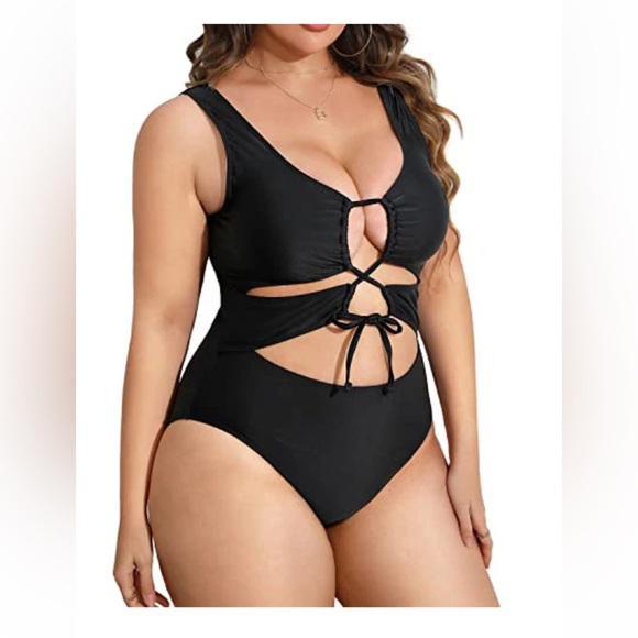 SALE One piece black monokini swimsuit by Darci
Size 16w💥SOLD OUT💥NWOT - Picture 3 of 5